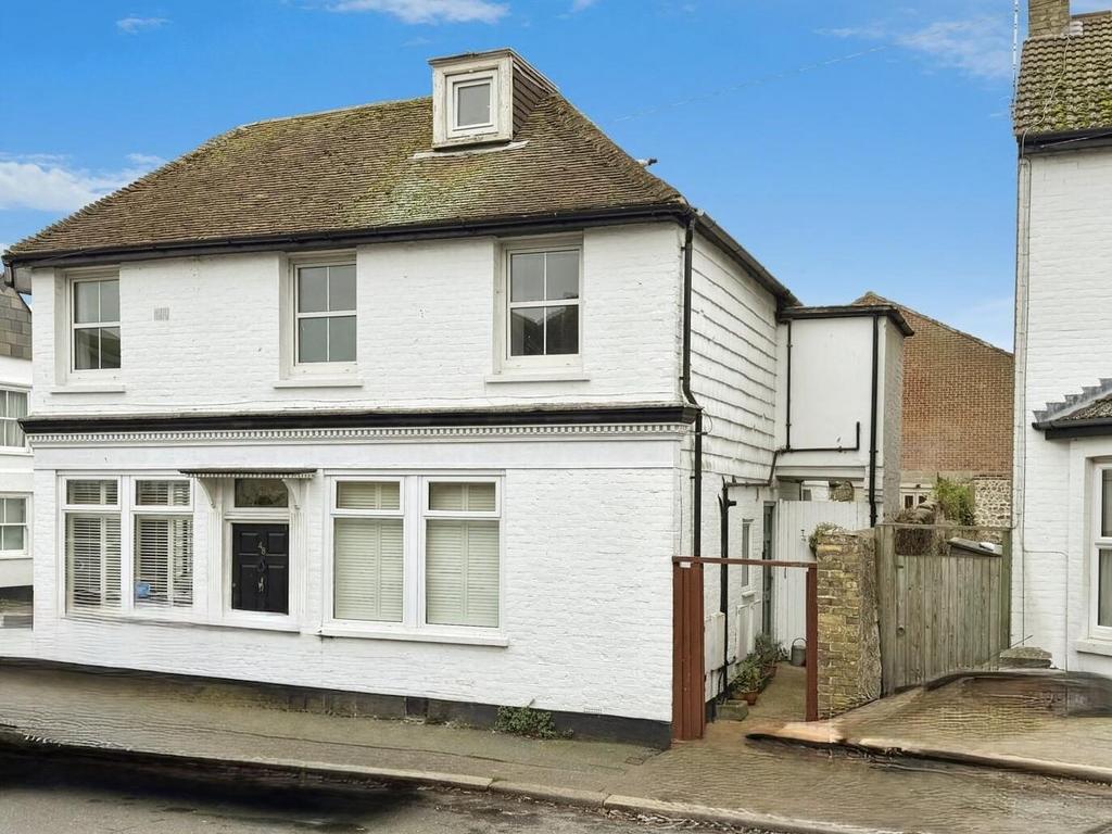 Stade Street Flat Front.jpg
