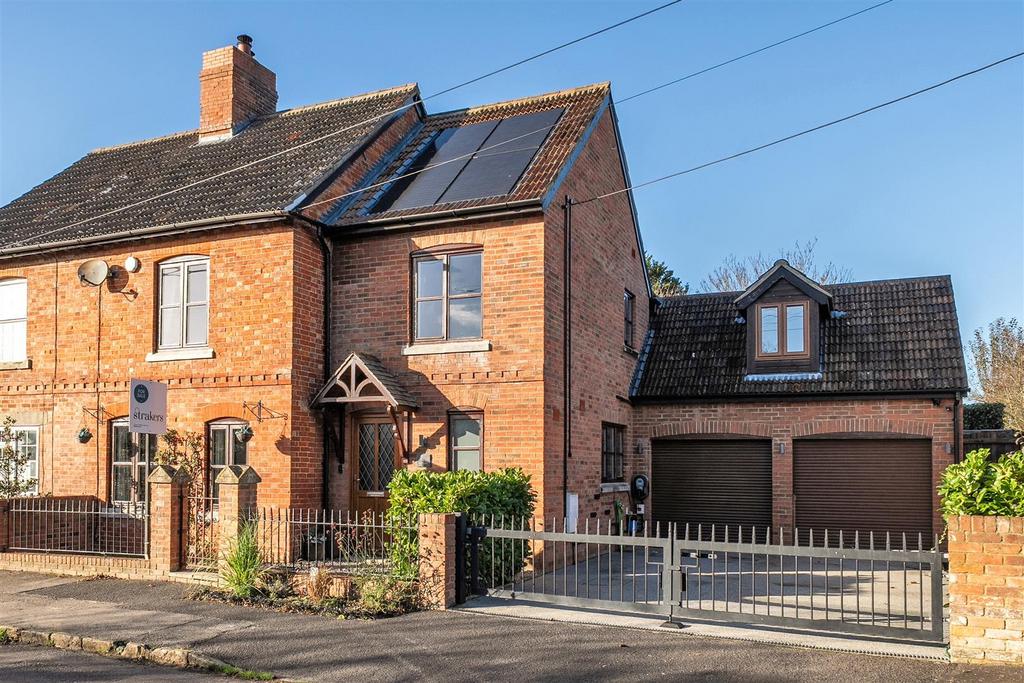 Front photo Lanes Cottage.jpg