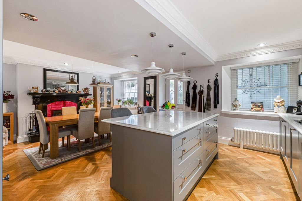 Kitchen/Dining