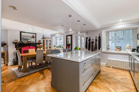 5 bedroom end of terrace house for sale, Oriel Road, Cheltenham, Gloucestershire, GL50