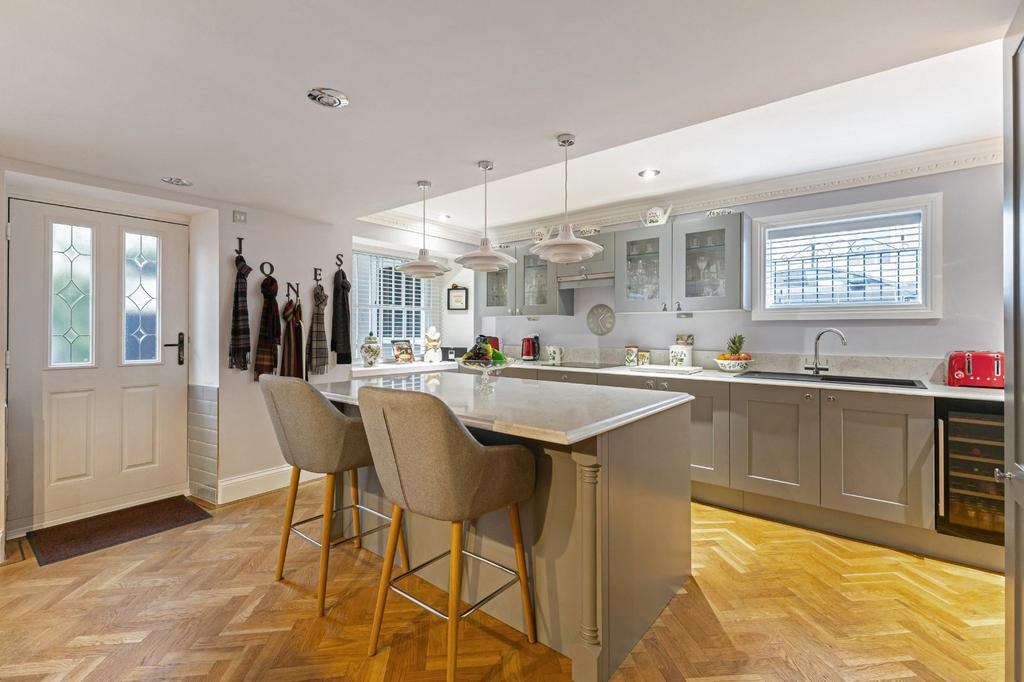 Kitchen/Dining