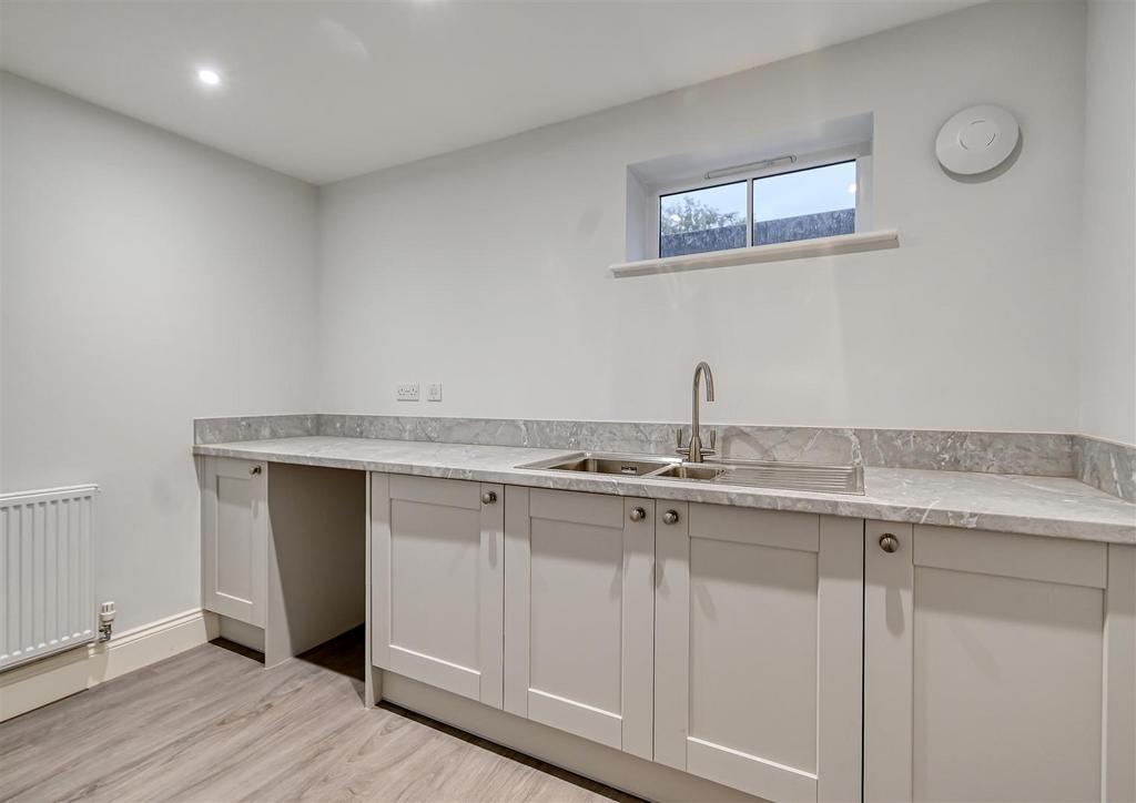 1 Crossfields Crescent-6.jpg