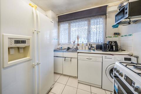3 bedroom flat for sale, Hamlets Way, London E3