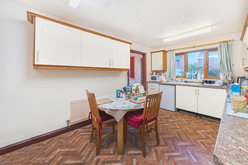 KITCHEN DINER.jpg