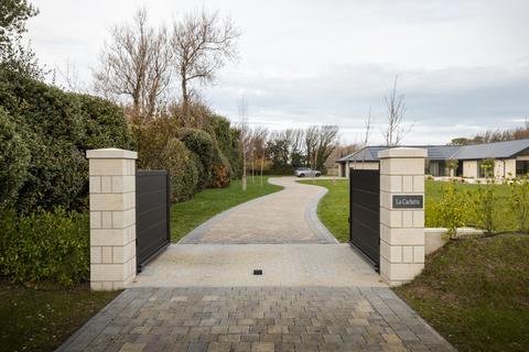 4 bedroom detached house to rent, Route De La Mare, Castel, Guernsey