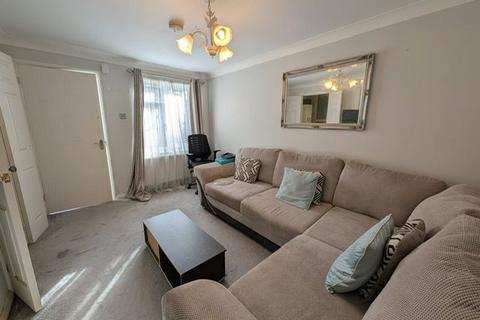 1 bedroom maisonette for sale, Kelvin Gardens , Croydon, Surrey, CR0 4UR