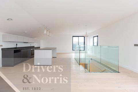 2 bedroom penthouse to rent, Tottenham Lane, Crouch End, London, N8