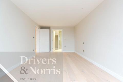 2 bedroom penthouse to rent, Tottenham Lane, Crouch End, London, N8