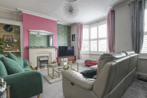 undefined, Holliers Hill, Bexhill-on-Sea, TN40