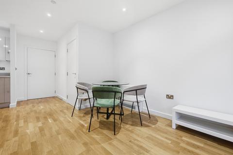 2 bedroom flat for sale, Waterford Court, London E14
