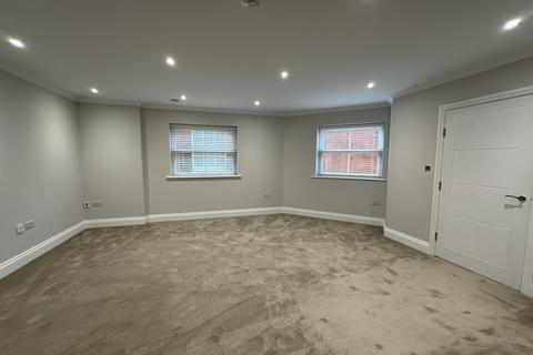 2 bedroom flat to rent, 63A Danuta House, East Molesey KT8