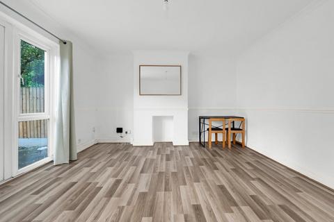 3 bedroom flat to rent, New North Road, Hoxton N1