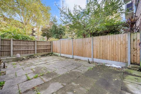 3 bedroom flat to rent, New North Road, Hoxton N1