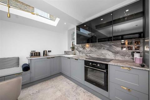 undefined, Lenham Road, London SE12