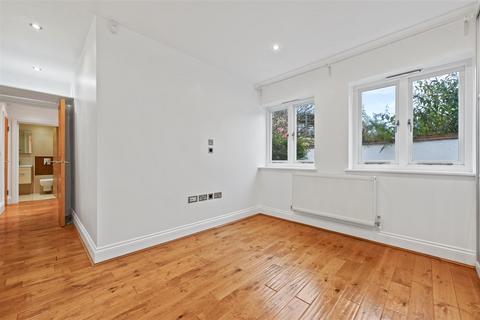 2 bedroom flat for sale, Niveda Close, London W12