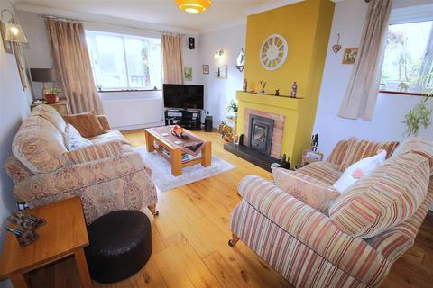 4 bedroom detached house for sale, Wards Hill Road, Minster On Sea, Sheerness