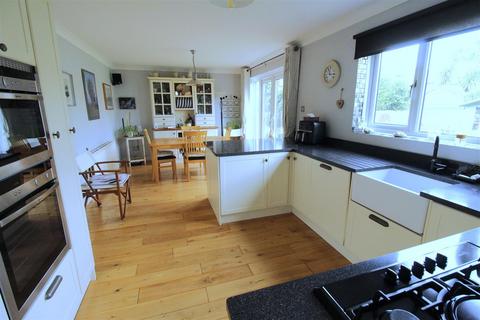 4 bedroom detached house for sale, Wards Hill Road, Minster On Sea, Sheerness