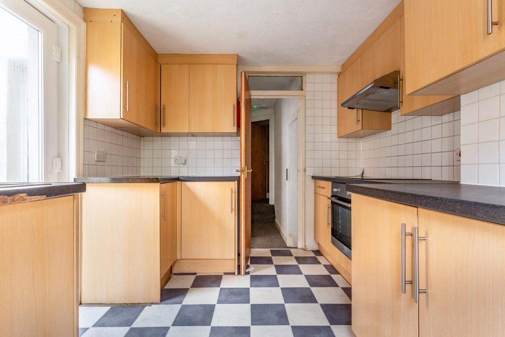 Kitchen (2).jpg