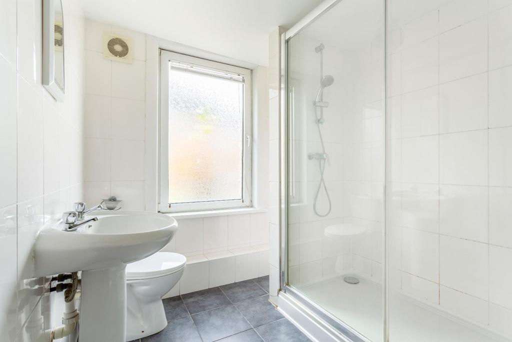 Shower room (1).jpg