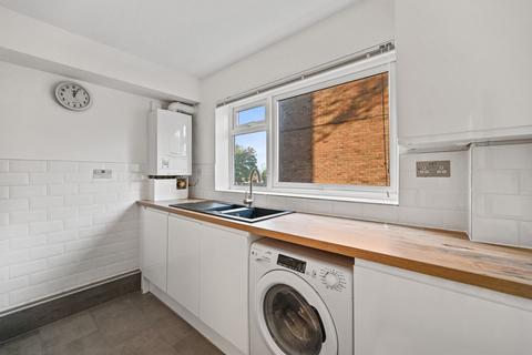 undefined, Carshalton Road, Sutton, SM1