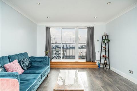 2 bedroom flat to rent, Newport Avenue, London E14