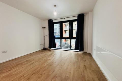 2 bedroom apartment to rent, City South, City Road East, Manchester