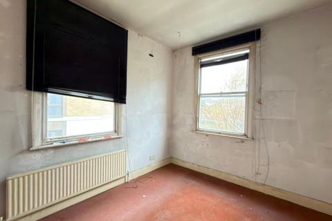 1 bedroom flat for sale, 11D Crogsland Road, Chalk Farm, London, NW1 8AY