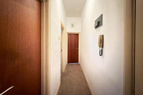 1 bedroom flat for sale, 11D Crogsland Road, Chalk Farm, London, NW1 8AY