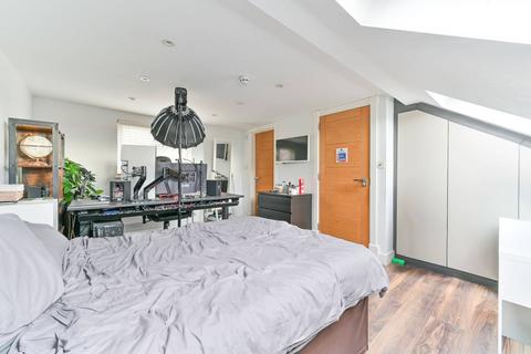 undefined, .Glenister Park Road, Streatham Vale, London, SW16