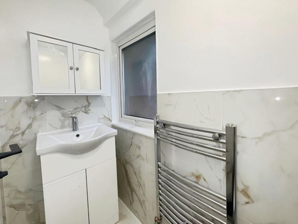 F945a39a-Bath B2