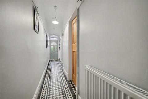 4 bedroom detached house for sale, Lorne Road, Clarendon Park, Leicester