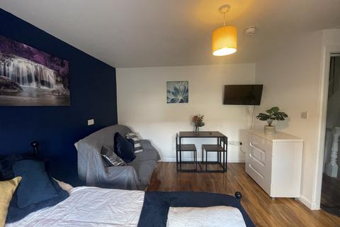undefined, Fernbank Avenue, Wembley, HA0