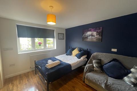 undefined, Fernbank Avenue, Wembley, HA0