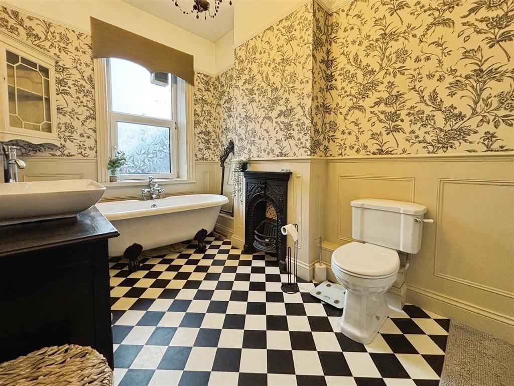 Family Bathrom