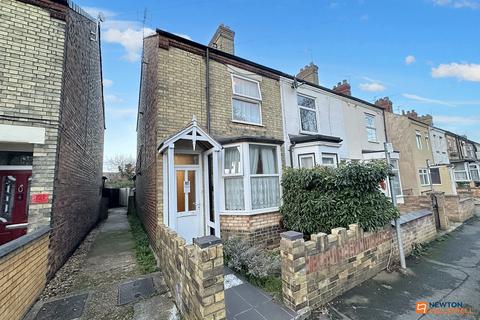 3 bedroom end of terrace house for sale - Scotney Street, Peterborough, PE1