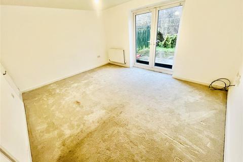 3 bedroom semi-detached house to rent, Beck Bridge Lane, Allerton, Bradford, BD15