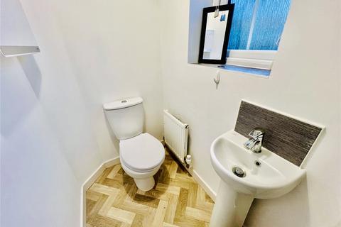 3 bedroom semi-detached house to rent, Beck Bridge Lane, Allerton, Bradford, BD15