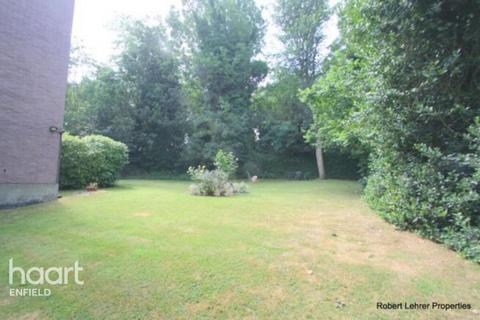 1 bedroom apartment to rent, Crescent Road, LONDON