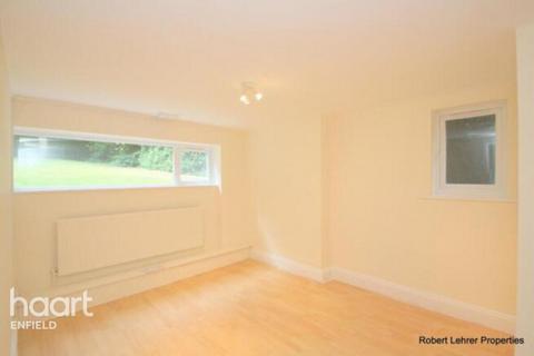 1 bedroom apartment to rent, Crescent Road, LONDON