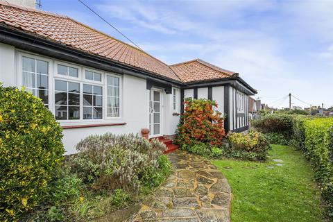 3 bedroom detached bungalow for sale, Chyngton Gardens, Seaford