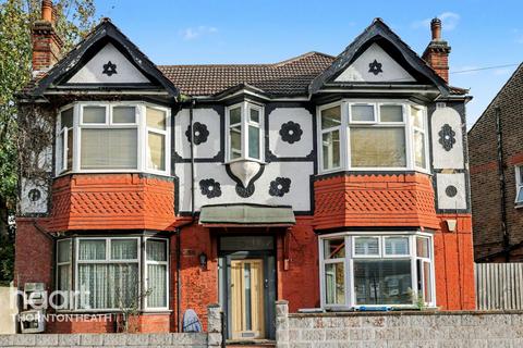 undefined, Brook Road, Thornton Heath