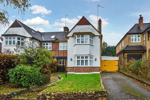 undefined, Buckingham Avenue, Whetstone