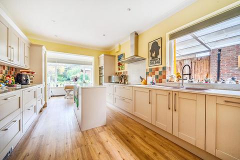 undefined, Buckingham Avenue, Whetstone