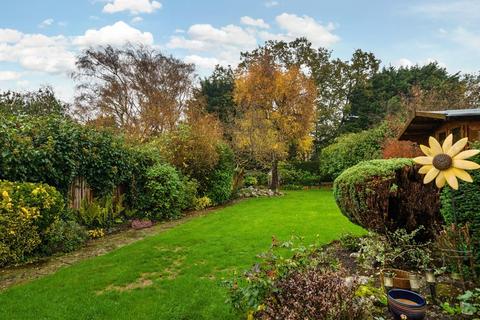 undefined, Buckingham Avenue, Whetstone