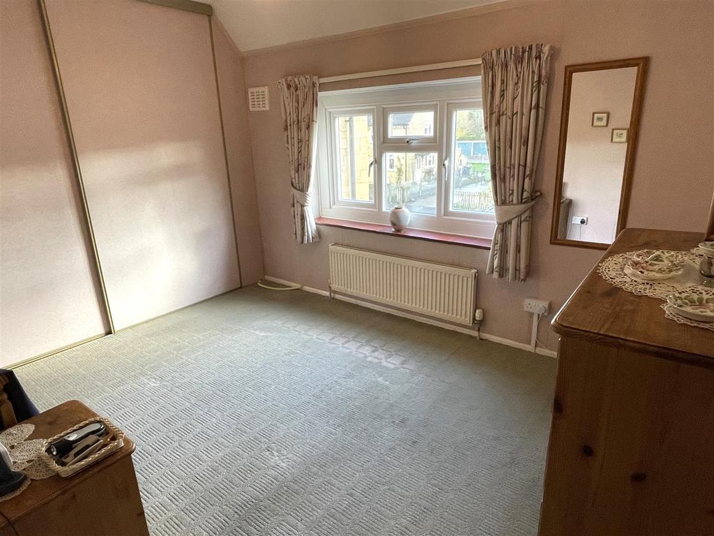 Bedroom 1.JPG