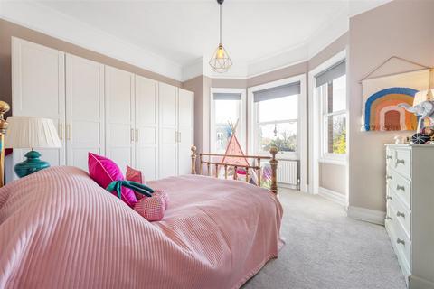 3 bedroom flat for sale, Copers Cope Road, Beckenham, BR3
