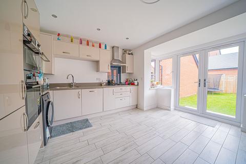 4 bedroom semi-detached house for sale, Light Hall Lane, Shirley, B90