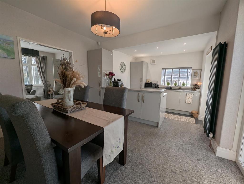 Dining Room/Kitchen