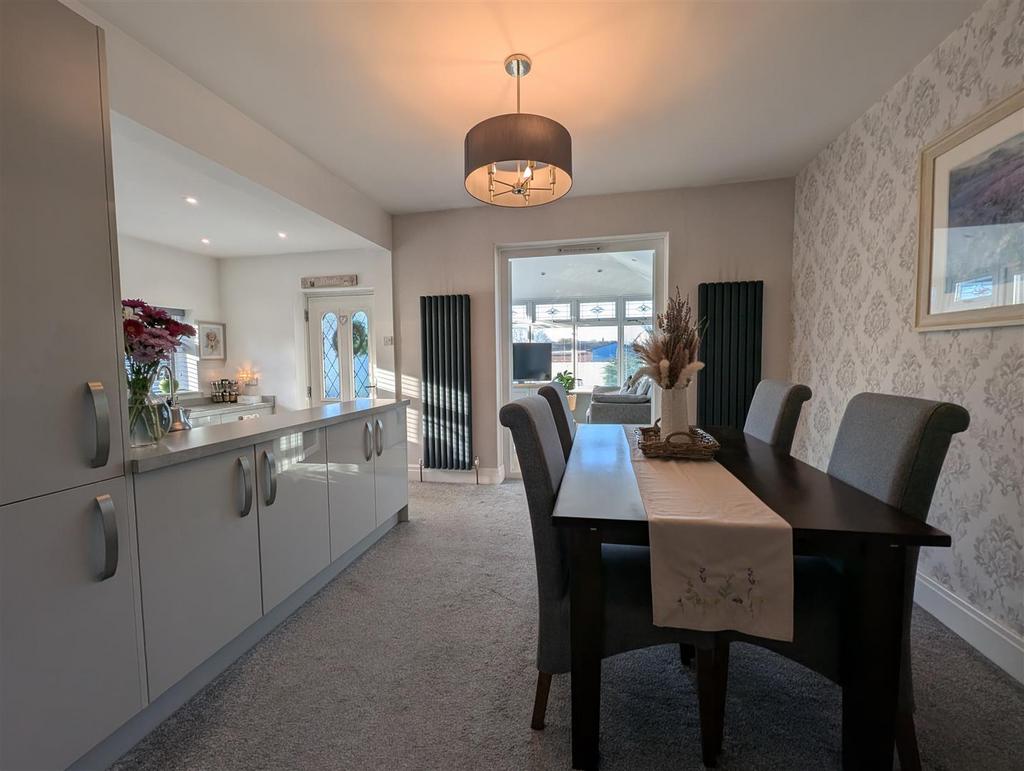 Dining Room/Kitchen