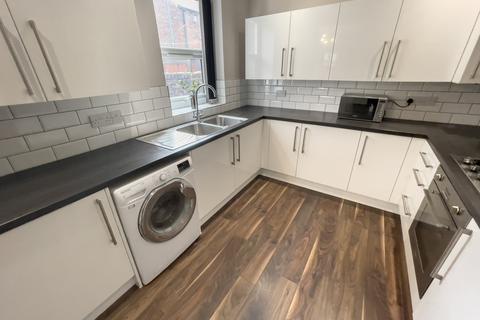 5 bedroom house to rent, Malvern Road, L6 6BN,